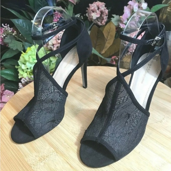 BCBGENERATION HERLED BLACK LACE AND SUEDE SANDALS IN SIZE 9.5m - Picture 4 of 10
